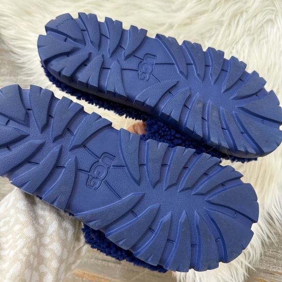 UGG Blue Fluffy Slide Slippers Cozy Shearling Sandals US 8 EU 39 - Picture 4 of 4